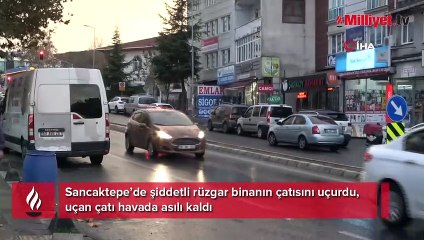 İstanbul'da rüzgar çatıları uçurdu