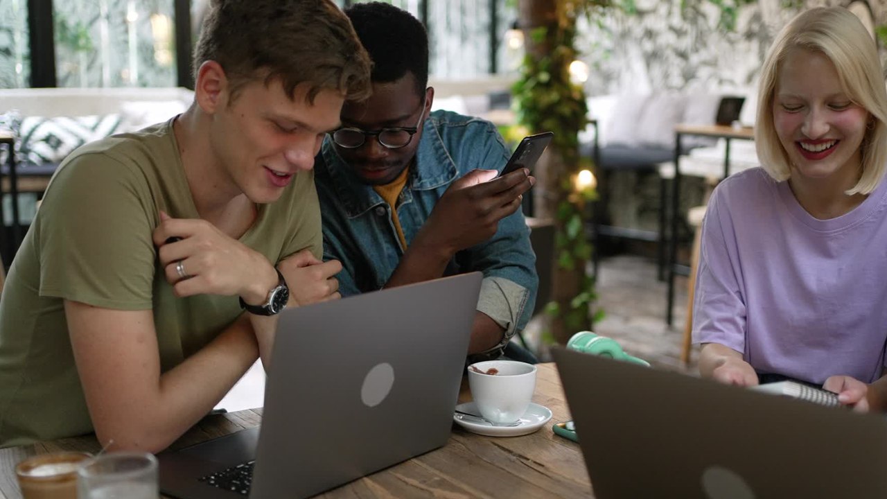 This is what the way you walk reveals about your personality