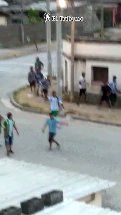 Brutal enfrentamiento entre barras de la liga rural en Rosario de Lerma