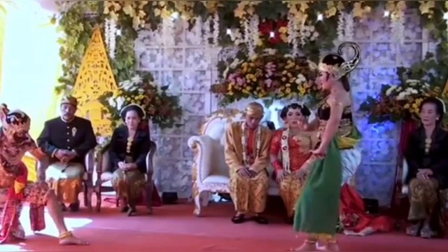 the art of traditional wayang dance from Java ( Indonesia )