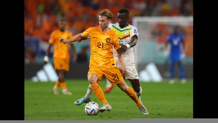 Coupe du Monde 2022 : Frenkie de Jong s'emmêle complètement les pinceaux face à la défense sénégalaise