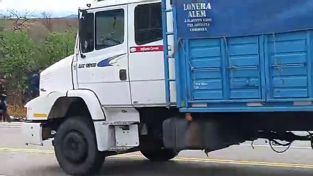 Choque frontal entre dos camionetas dejó una persona muerta y varios heridos