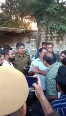 मंत्रीजी ने मना कर रखा है, इस शहर में एक भी चालान नहीं बनेगा, फिर कैसे बना दिया