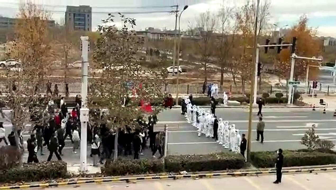Yangın felaketinden sonra Uygur Türkleri ayağa kalktı!