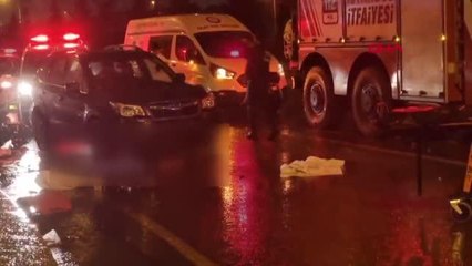 İSTANBUL-TUZLA'DA MOTOSİKLET İLE OTOMOBİL ÇARPIŞTI: 1 ÖLÜ