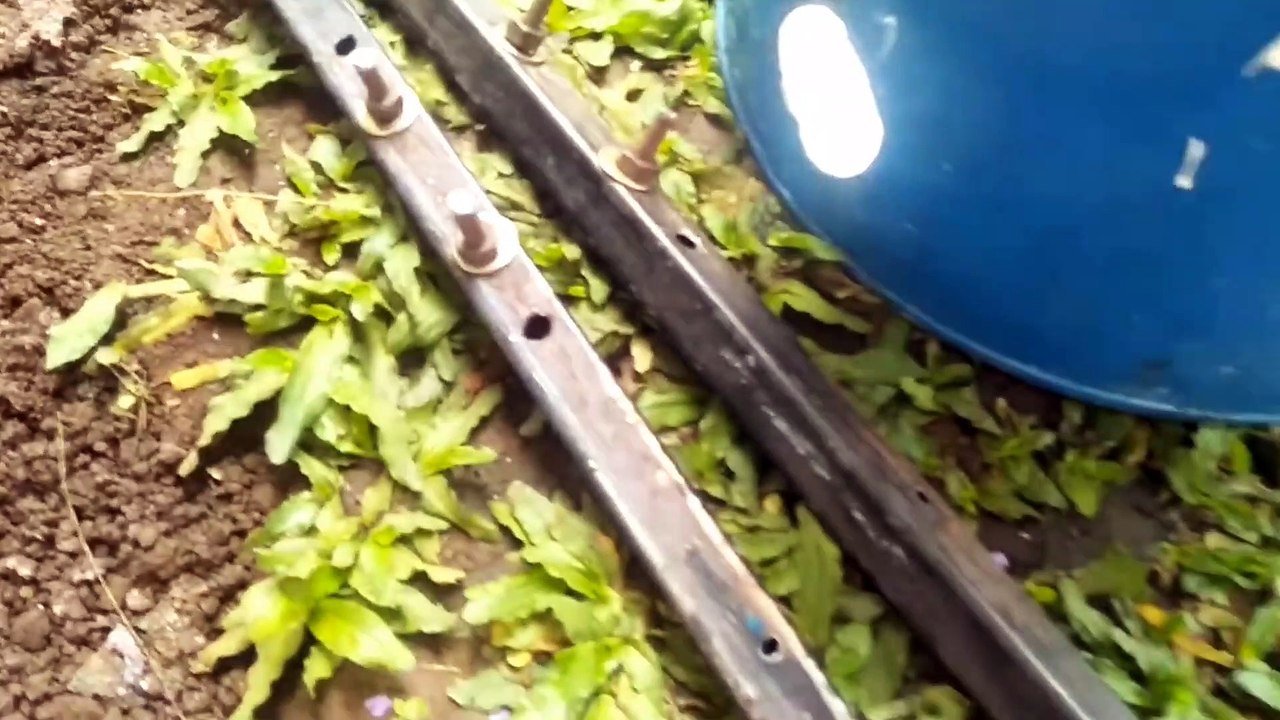 Used Paint Buckets and "Durable Stoves" from Wood Powder / Ember Cat Bekas dan "Kompor Tahan Lama" dari Serbuk Kayu