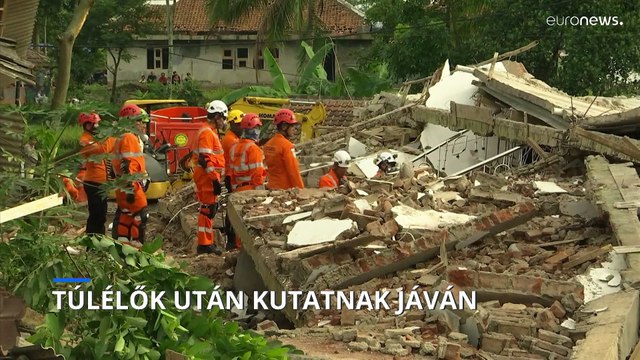 Túlélők után kutatnak Jáván a földrengés után