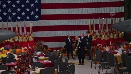 KUZEY CAROLİNA - Başkan Biden'dan Şükran Günü etkinliğinde ABD askerlerine yemek servisi