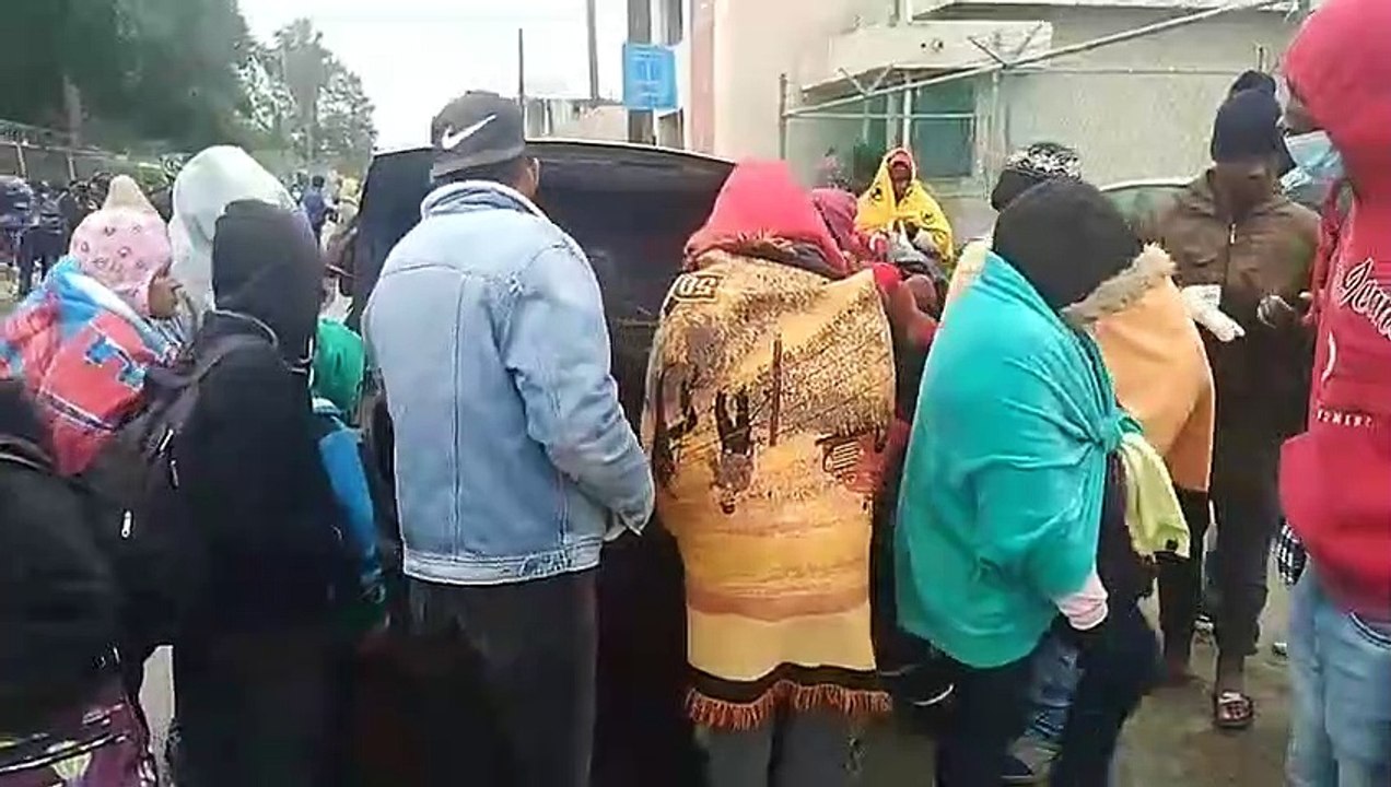 noviembre 2022 #caravana #migrantes #honduras #migracion #frontera #usa #visa #asilo #comar #albergue #ayuda #rescate #inm #comar  #Matamoros Nos encontramos desde el Puente Nuevo Internacional en donde también hay migrantes sufriendo de frío