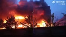 Spaventoso incendio in una fabbrica in Cina, almeno 38 morti