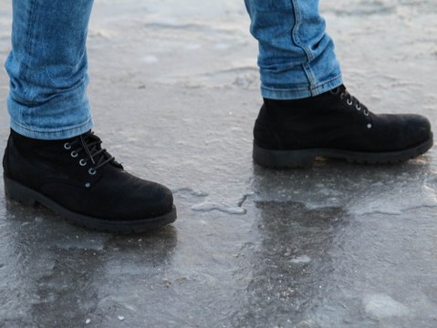 Achtung Glatteis! So gehst du, ohne auszurutschen