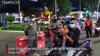 Begini Suasana Pembatasan Pengguna Jalan di Cikini Raya pada Masa PPKM Mikro