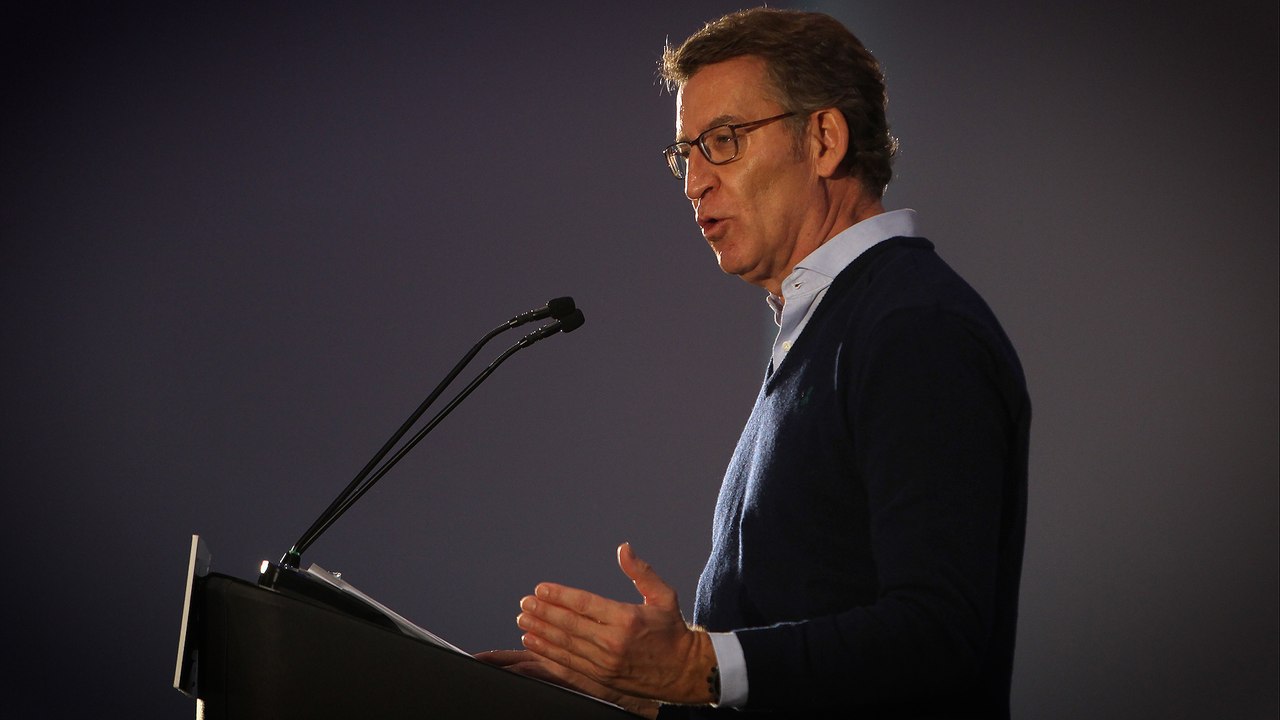 Feijóo, "el moderado" acusa a Sánchez de gobernar para los okupas, los populistas y los violadores