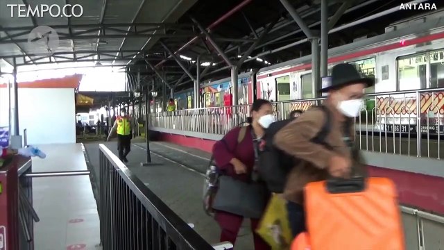 Selama PPKM Darurat, KAI Commuter Wajibkan Penumpang Pakai Masker Ganda