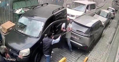 Fatih'te sürücüye döner bıçağıyla saldıran kağıt toplayıcısı hakkında karar