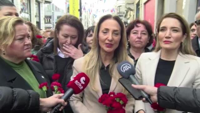 Aylin Nazlıaka, İstiklal Caddesi'ne Karanfil Bıraktı: Bekledik Ki İktidarın Onurlu Siyasetçileri Bu Süreçte İstifa Eder. Ama Ne Affını İsteyenler Ne...