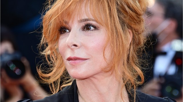 GALA VIDEO - Mylène Farmer : cette vie loin de la musique qu'elle s'était imaginée