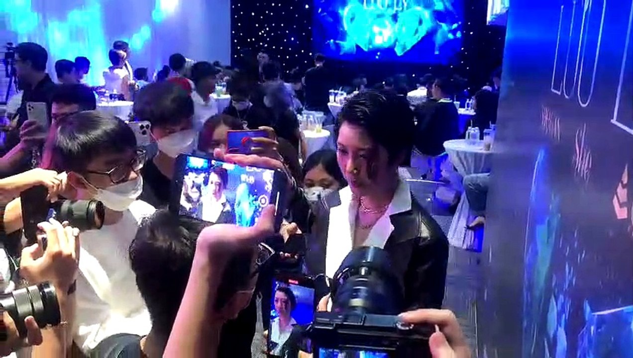 Thuý Vân ra mắt MV mới “Trái tim lưu ly” với hình ảnh mái tóc ngắn đầy cá tính.