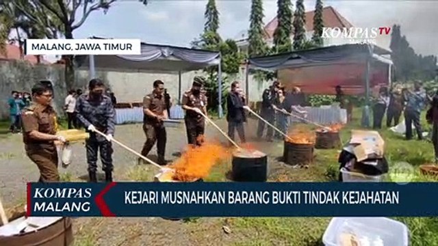 Kejari Musnahkan Barang Bukti Tindak Kejahatan