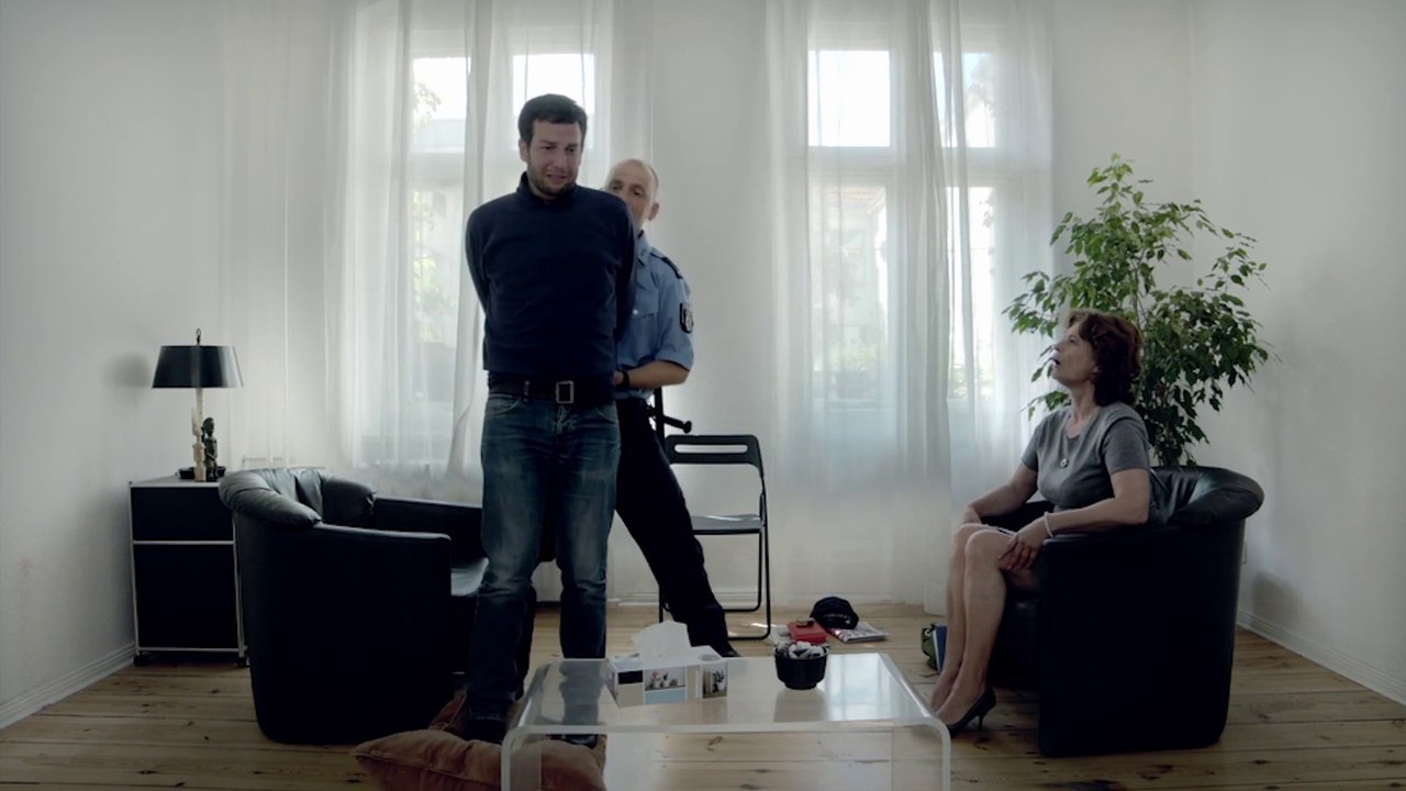 Sicherheit trotz Schweigepflicht: De Maizière präsentiert überwachte Therapie