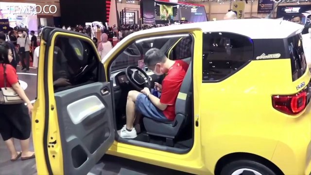 Menko Marves Luhut: Pemerintah Akan Beri Insentif pada Kendaraan Listrik