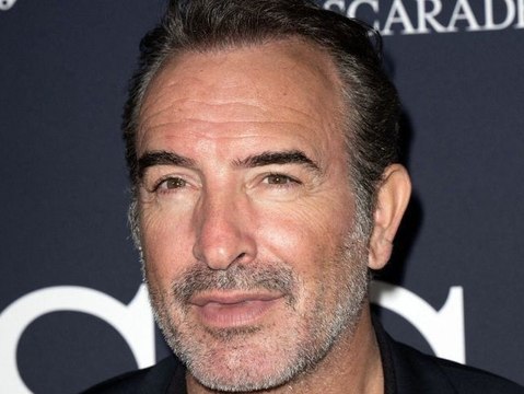 Coincé , rigide , pas drôle : Jean Dujardin fustigé par les internautes, son passage dans le Late Show divise... Mais que s'est-il passé ?