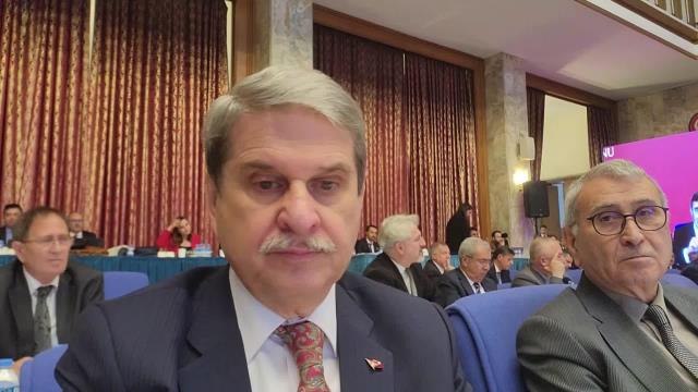 Bakan Akar'dan, Türk Askerlerinin Başına Çuval Geçirilmesi Emrini Veren ABD'li Komutandan Aldığı Nişanı Hatırlatan Aytun Çıray'a: Biraz Sonra...