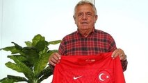 A Milli Futbol Takımı, Fenerbahçe ve Altay'ı çalıştıran Kalman Meszöly hayatını kaybetti