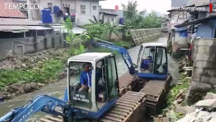 Pengerukan Kali Mampang, Warga Sebut Belum Kebanjiran Lagi