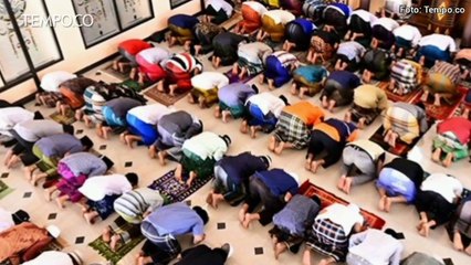 Covid-19 Melandai, MUI Minta Saf Salat Berjamaah Dirapatkan Lagi