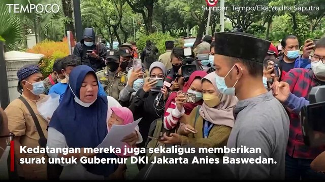 Warga Muara Angke ke Balai Kota DKI Bawa Jeriken, Minta Fasilitas Air Bersih