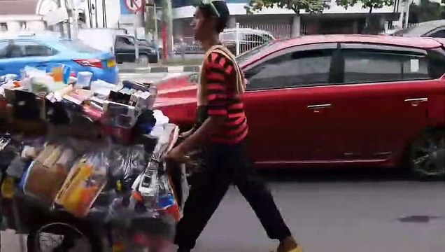 Indonesian Street Food Tour of Glodok (Chinatown) in Jakarta - DELICIOUS Indonesia Food! 16