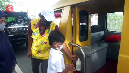 Sopir di Jember Modifikasi Angkot Jadi Kendaraan Wisata Berkeliling Kota