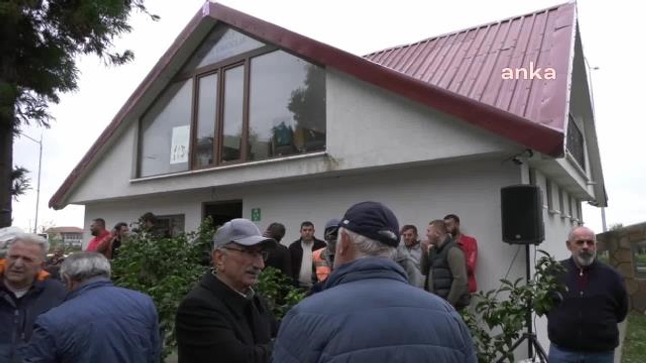 Fındıklı'da Kaymakamlık, Belediyenin Sahilde Yenilediği Umumi Tuvaletler İçin Yıkım Kararı Verdi.