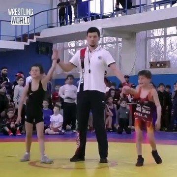 Ce gamin est vraiment un gros mauvais perdant