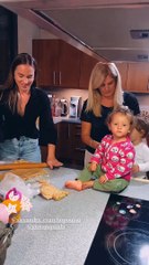 Xριστίνα Μπόμπα: Τα διδυμάκια μπήκαν στην κουζίνα και έφτιαξαν χριστουγεννιάτικα κουλουράκια!