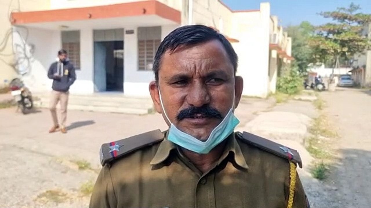 शादीशुदा बेटी की मौत, बोला पिता - दहेज की लालच...