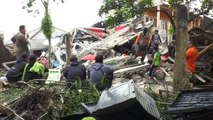 Endonezya'da meydana gelen depremin ardından arama kurtarma çalışmaları sürüyor