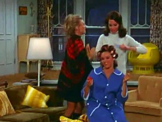 The Mary Tyler Moore Show S01E06 Support Your Local Mother