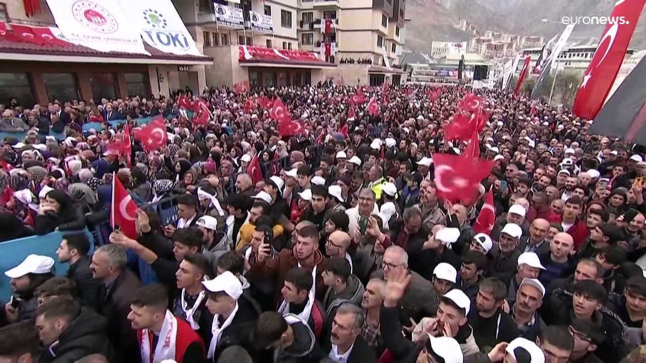 Erdogan: 'So Gott will, werden wir die Terroristen ausrotten.'