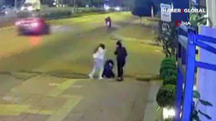 Tanımadıkları üniversiteli genç kadınları yabancı cisim fırlatarak yaralayan 2 erkek yakalandı: Tiktok için yapmışlar!
