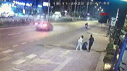 Genç kadını kör bırakma riskine sokan motosikletliler: Oyundan esinlendik su dolu balon attık