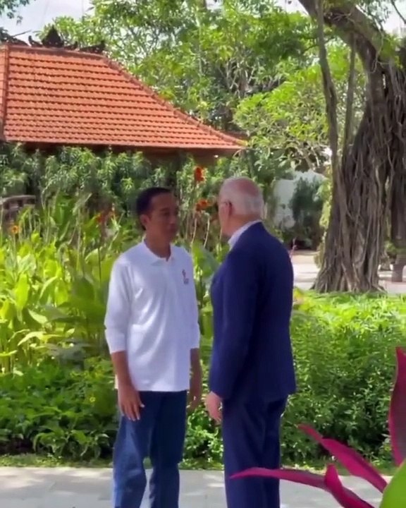 The beautiful moment when President Jokowi conversed with American President Joe Biden
