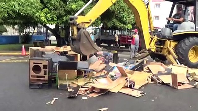 Presidente CARD Prov. Duarte afirma destrucción de máquinas tragamonedas es solo un simulacro