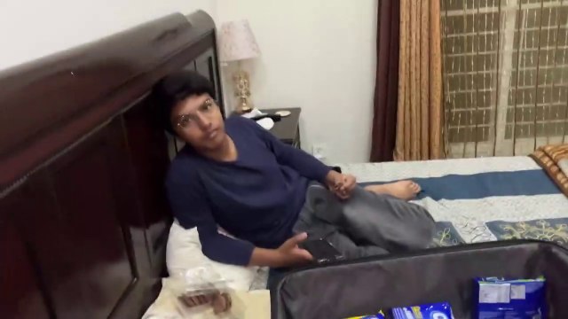 Muneeb Ne Mere Saray Snacks Kha Liye . Ducky Bhai