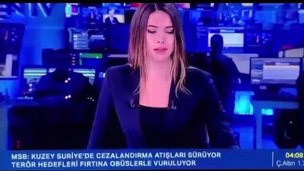 NTV spikeri Düzce'de 5.9 büyüklüğündeki depreme  canlı yayınında yakalandı