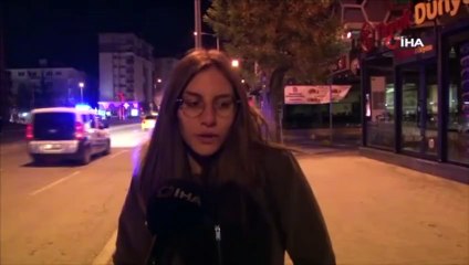 Depremden korkan öğrenciler, ev terlikleriyle kendilerini sokağa attılar