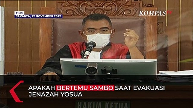 Momen Sopir Ambulans Pengantar Jenazah Yosua Tatap Ferdy Sambo