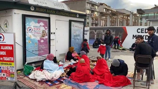 SÖZCÜ ekibi Düzce’de… “O an ölüyorum sandım, balkondan atlamaya kalktım”, “1999 Düzce depreminden sonra kentte hiçbir şey değişmedi”