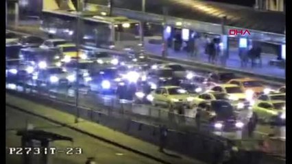 İSTANBUL-ŞİŞLİ MECİDİYEKÖY D-100 KARAYOLU'NDA 12 ARAÇ ZİNCİRLEME KAZA YAPTI